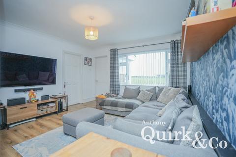 2 bedroom end of terrace house for sale, Haven Road, Canvey Island, SS8