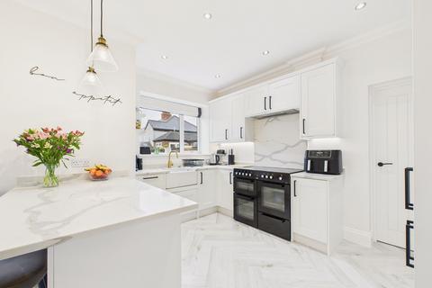 3 bedroom semi-detached house for sale, Manor Avenue, Benton, NE7