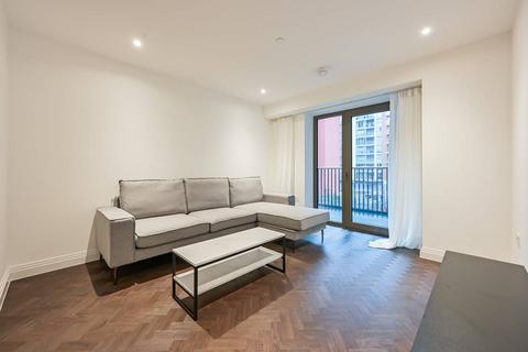 3 bedroom flat to rent, Halycon House, Docklands, London, E16