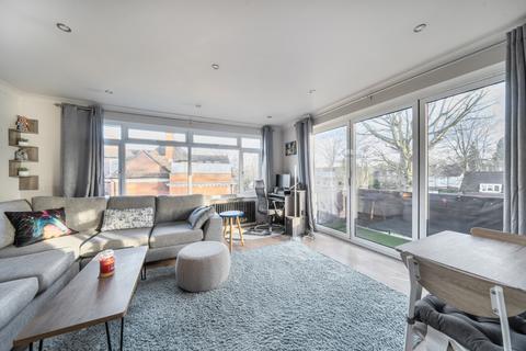 2 bedroom flat for sale, Ikona Court, Weybridge, Surrey, KT13