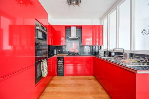 undefined, Narrow St, Limehouse, London, E14