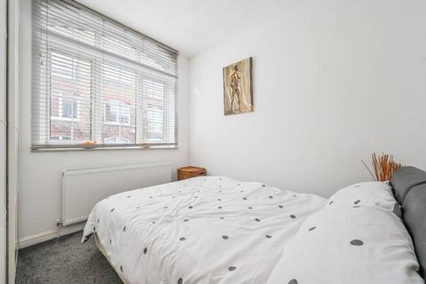 undefined, Narrow St, Limehouse, London, E14