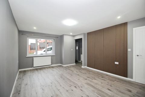 3 bedroom house to rent, Canal Walk, Lancashire PR6