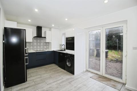 3 bedroom house to rent, Canal Walk, Lancashire PR6
