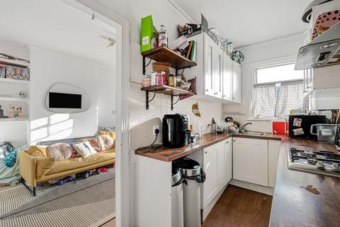 2 bedroom maisonette for sale, Windermere Road, Ealing, Northfields, W5