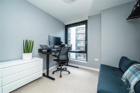 2 bedroom flat for sale, Cadmium Square, London E2