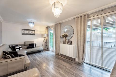 3 bedroom end of terrace house for sale, Blades Court, Glasgow G69