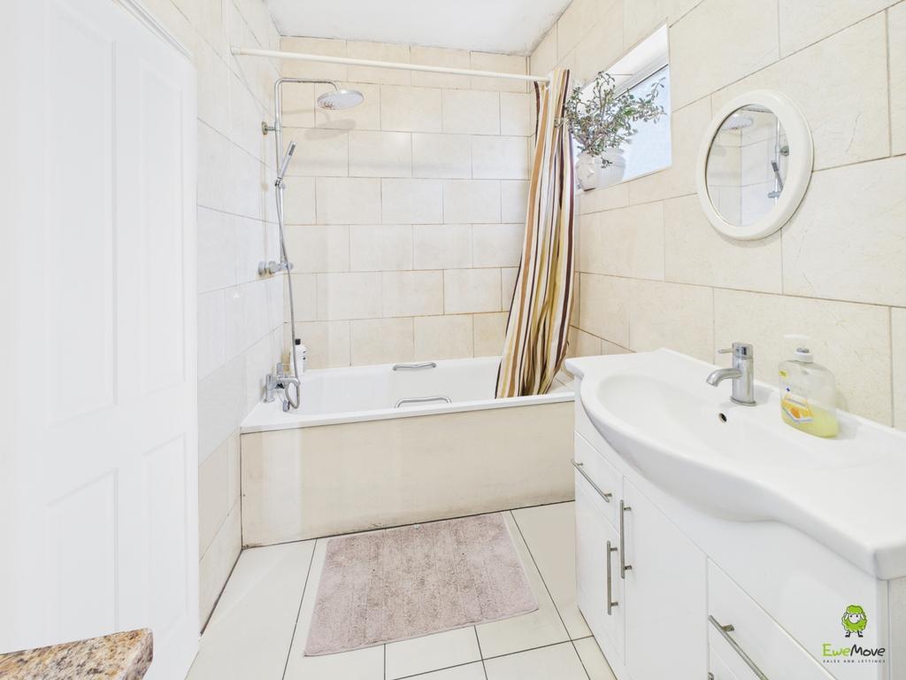 Presented by Robert at Ewe Move Bexleyheath and Dar