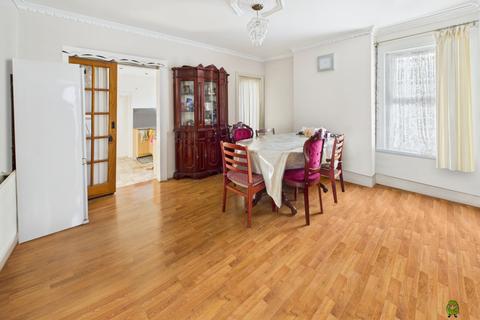 3 bedroom semi-detached house for sale, Sandford Road, Bexleyheath, Kent, DA7