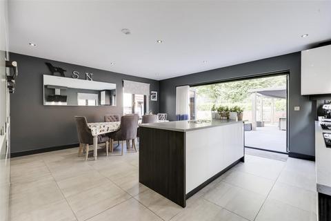 4 bedroom detached house for sale, West Manor Park, Nottingham NG14