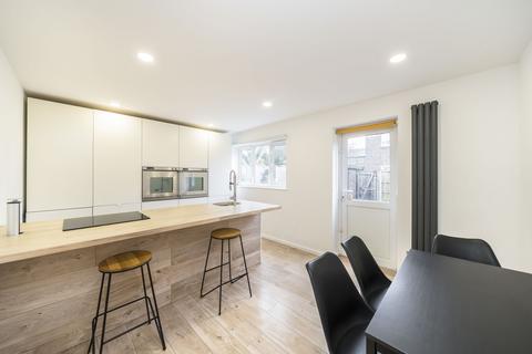 3 bedroom terraced house for sale - Barney Close, Charlton, SE7