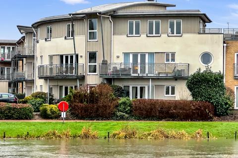 2 bedroom apartment to rent, Bridge Wharf, Chertsey KT16
