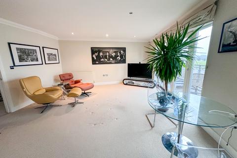 2 bedroom apartment to rent, Bridge Wharf, Chertsey KT16