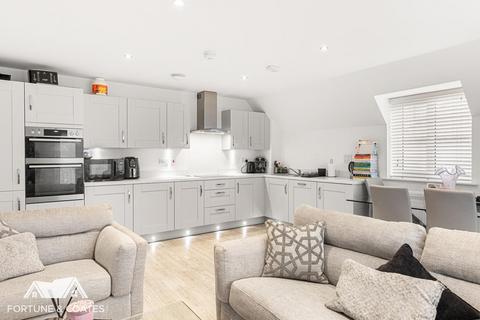 2 bedroom apartment for sale, Kingfisher Way, Harlow