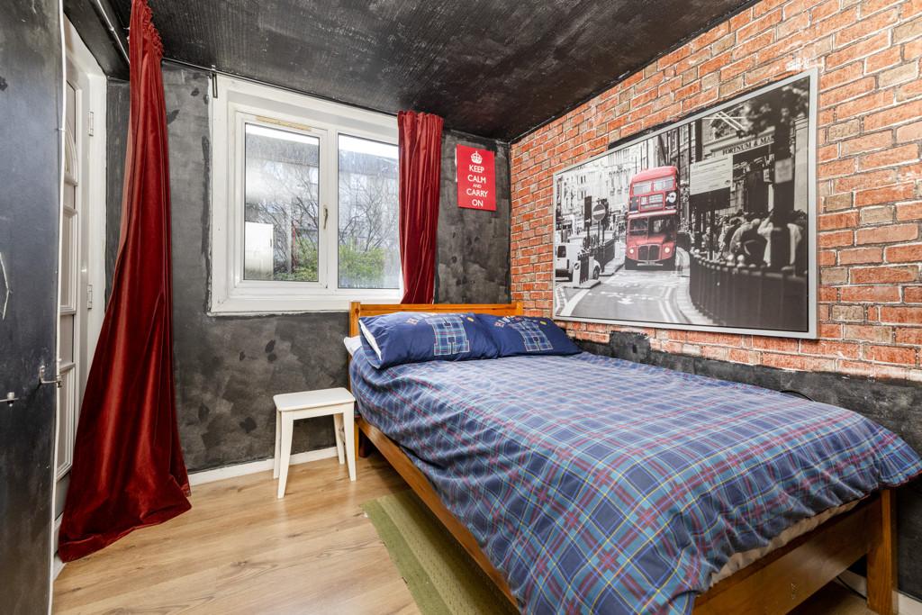 Bedroom of 10 (Flat 1) Oxgangs Avenue