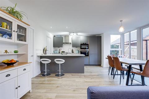 4 bedroom detached house for sale, Booth Avenue, Nottingham NG3