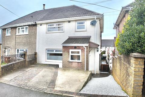 undefined, Farm Close, Oakdale, NP12