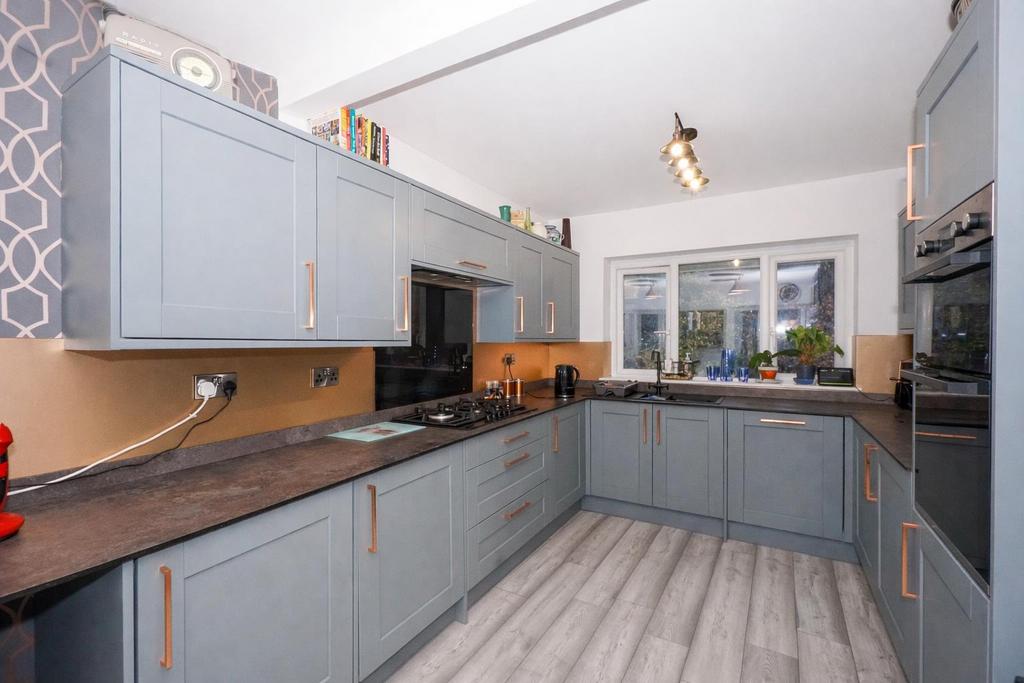 Kitchen new 2.png