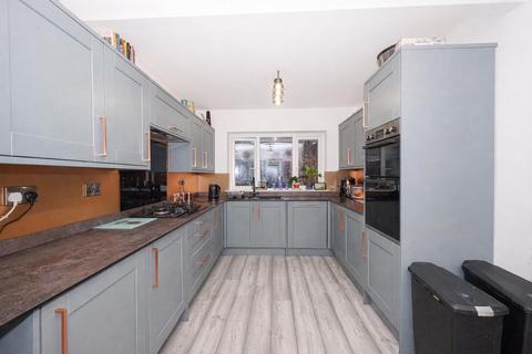 3 bedroom detached house for sale, Beauharrow Road, St. Leonards-On-Sea