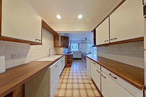 5 bedroom semi-detached house for sale, Rickmansworth Road, Watford WD18
