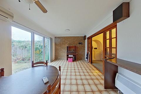 5 bedroom semi-detached house for sale, Rickmansworth Road, Watford WD18