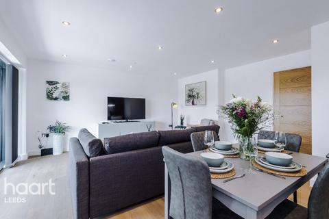 2 bedroom apartment for sale, York Road, LEEDS