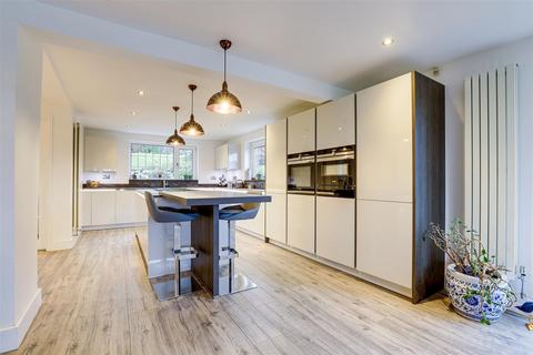 4 bedroom detached house for sale, Freda Avenue, Nottingham NG4
