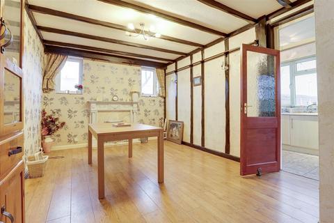 3 bedroom detached house for sale, Watnall Road, Nottingham NG15