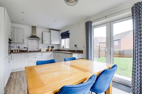 3 bedroom detached house for sale, Hanover Court, Nottingham NG15