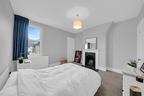 3 bedroom end of terrace house to rent, Aylesbury Road, Bromley