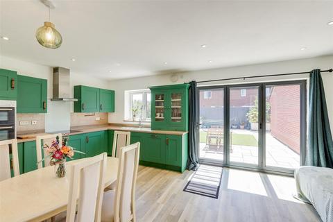 undefined, Hartland Drive, Nottingham NG3