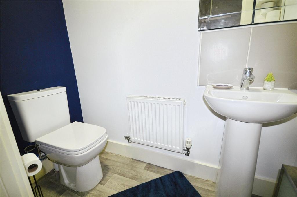Cloakroom/Wc