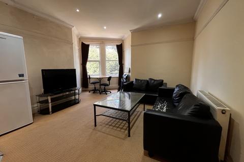 2 bedroom flat to rent, Rushton Crescent, Bournemouth, Dorset, BH3