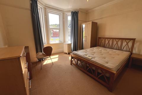 2 bedroom flat to rent, Rushton Crescent, Bournemouth, Dorset, BH3