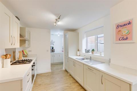 4 bedroom detached house for sale, Nunn Close, Nottingham NG15