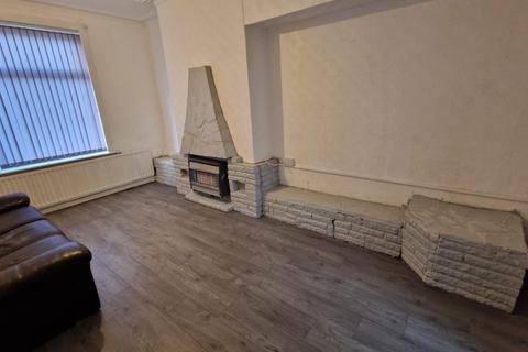 3 bedroom terraced house to rent, Wilson Road, Manchester