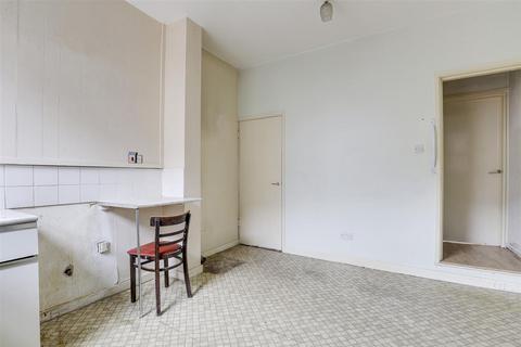 3 bedroom terraced house for sale, Lyndhurst Road, Nottingham NG2