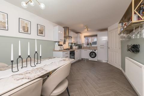 4 bedroom townhouse for sale, Leng Drive, Bradford, BD3