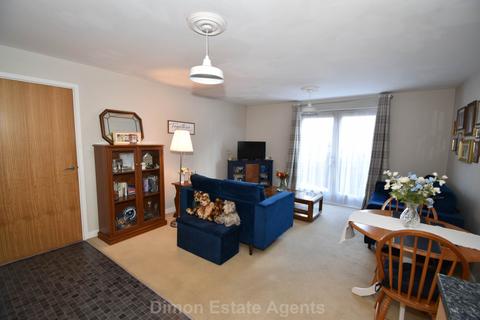 2 bedroom flat for sale, Malden House, Searle Drive, Priddy`s Hard, Gosport
