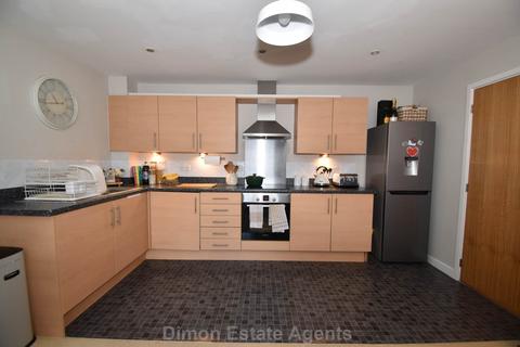 2 bedroom flat for sale, Malden House, Searle Drive, Priddy`s Hard, Gosport