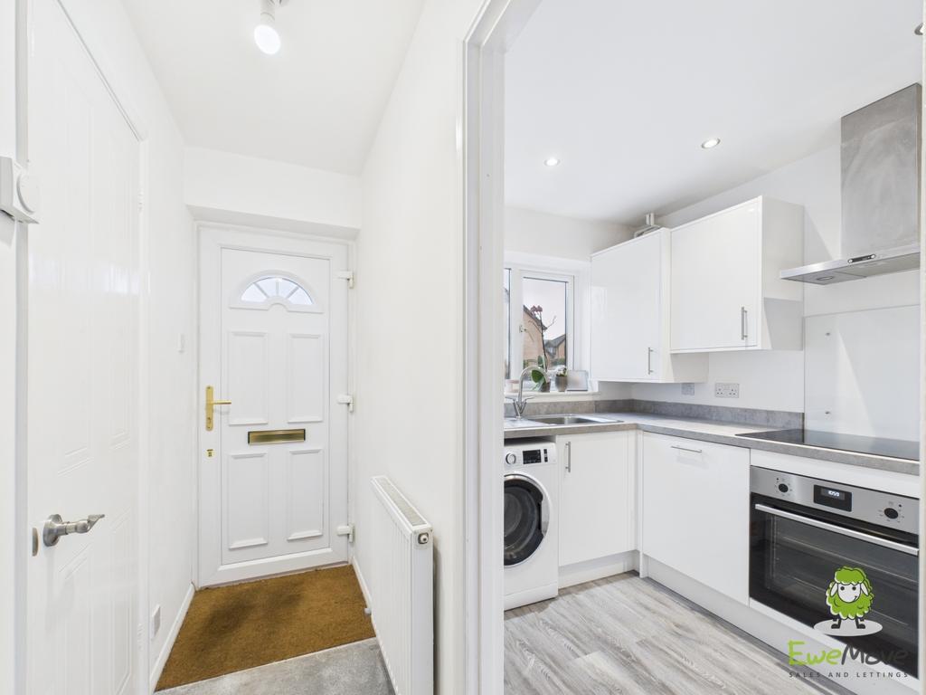 Ewe Move Estate Agents Basingstoke - St Barbaras Cl