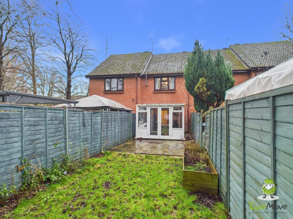 Ewe Move Estate Agents Basingstoke - St Barbaras Cl