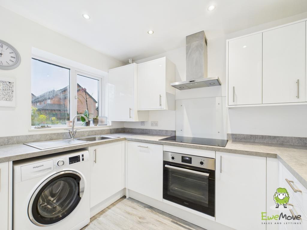 Ewe Move Estate Agents Basingstoke - St Barbaras Cl