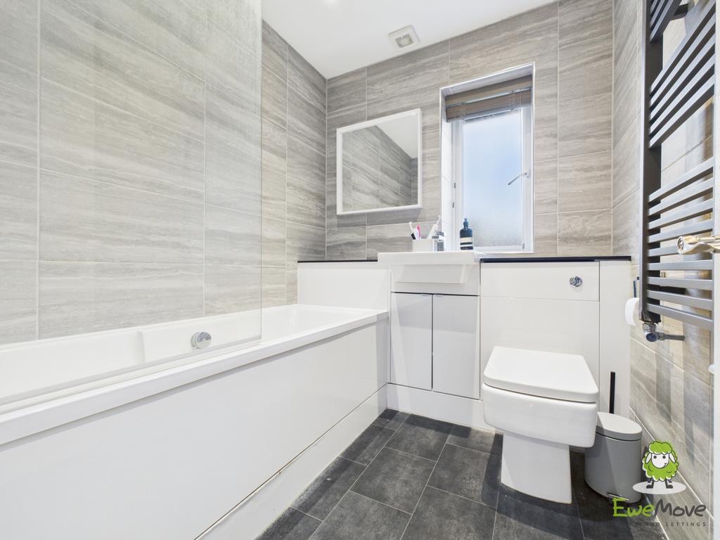 Ewe Move Estate Agents Basingstoke - St Barbaras Cl