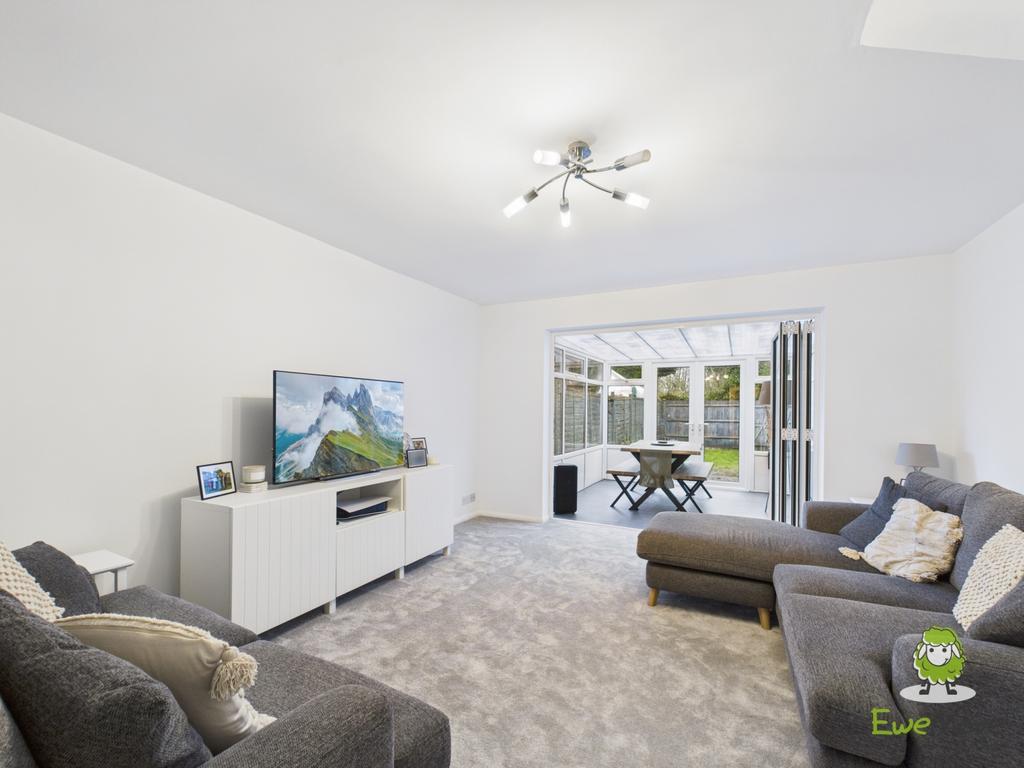 Ewe Move Estate Agents Basingstoke - St Barbaras Cl