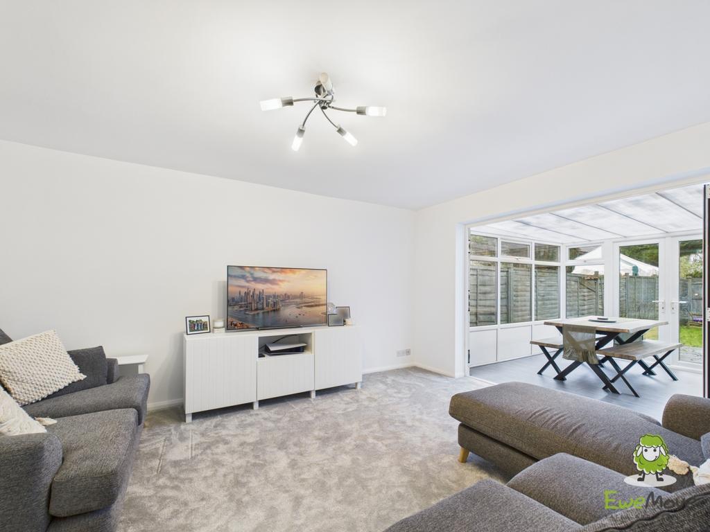 Ewe Move Estate Agents Basingstoke - St Barbaras Cl