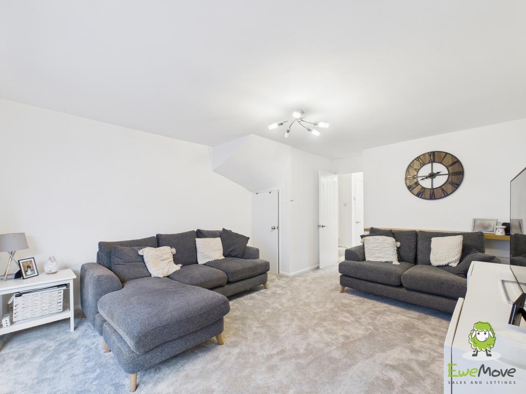 Ewe Move Estate Agents Basingstoke - St Barbaras Cl