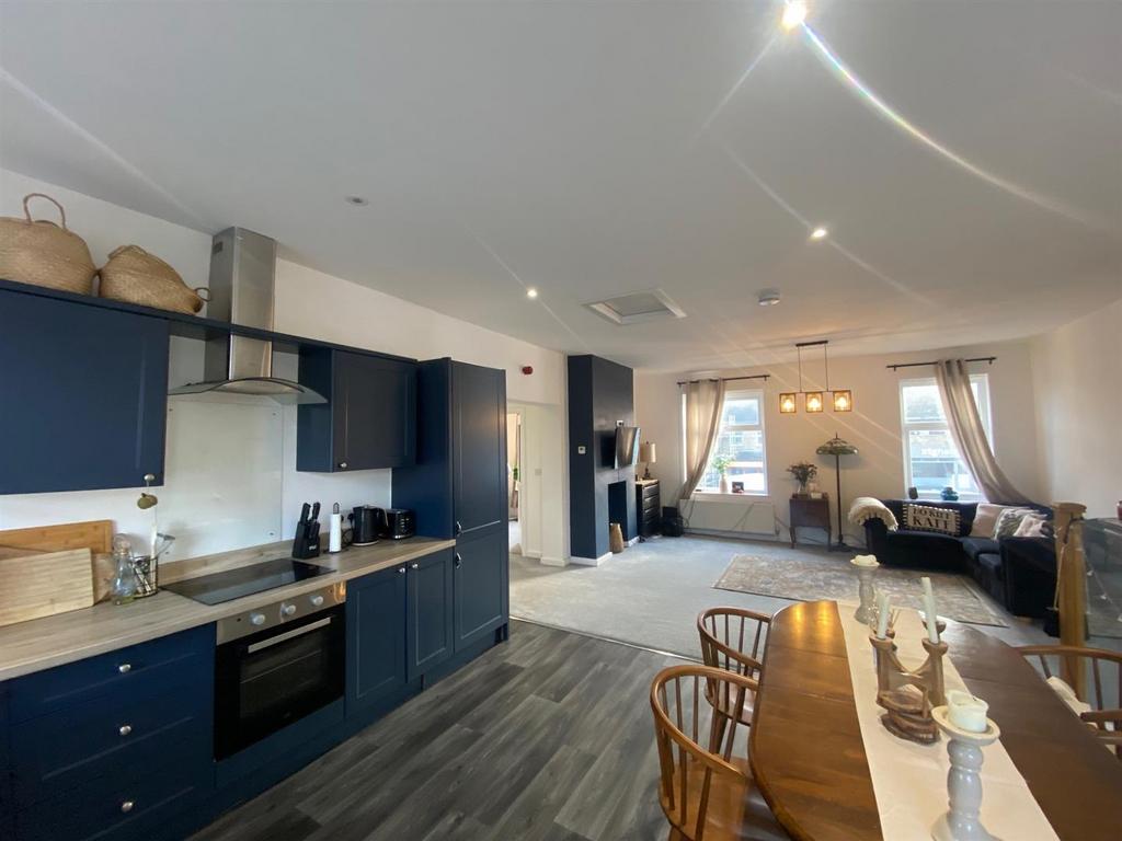 DINING KITCHEN 1.jpg