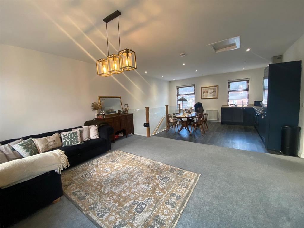 LOUNGE 2.jpg
