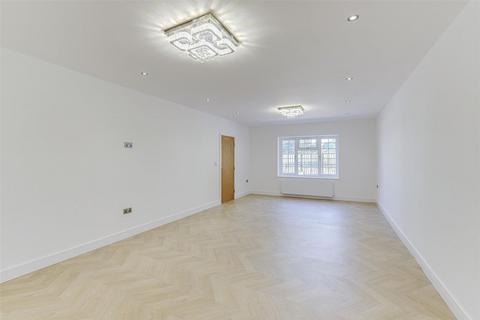 5 bedroom detached house for sale, Old Bar Close, Nottingham NG6